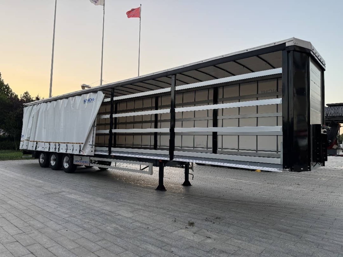 Curtain Side Trailer