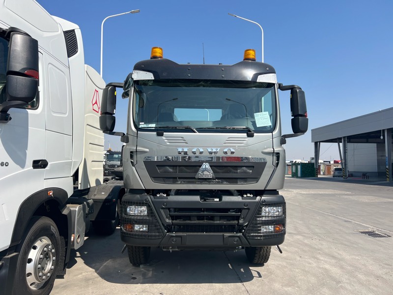 HOWO TX 6×4 Tractor