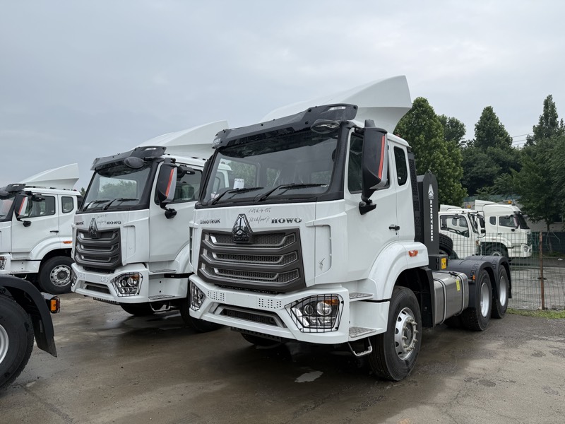 HOWO NX 6×4 Tractor