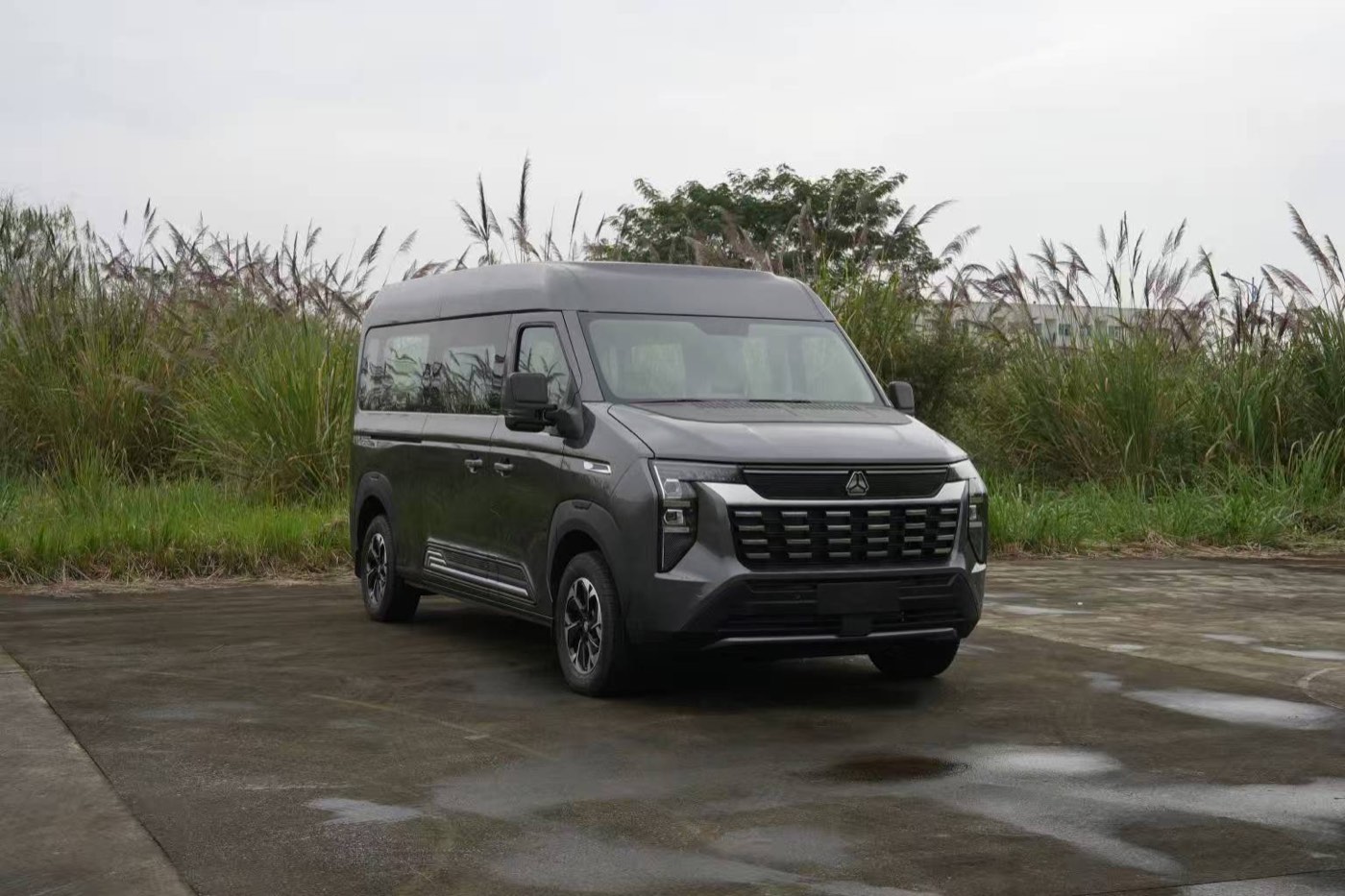 SINOTRUK Light Passenger