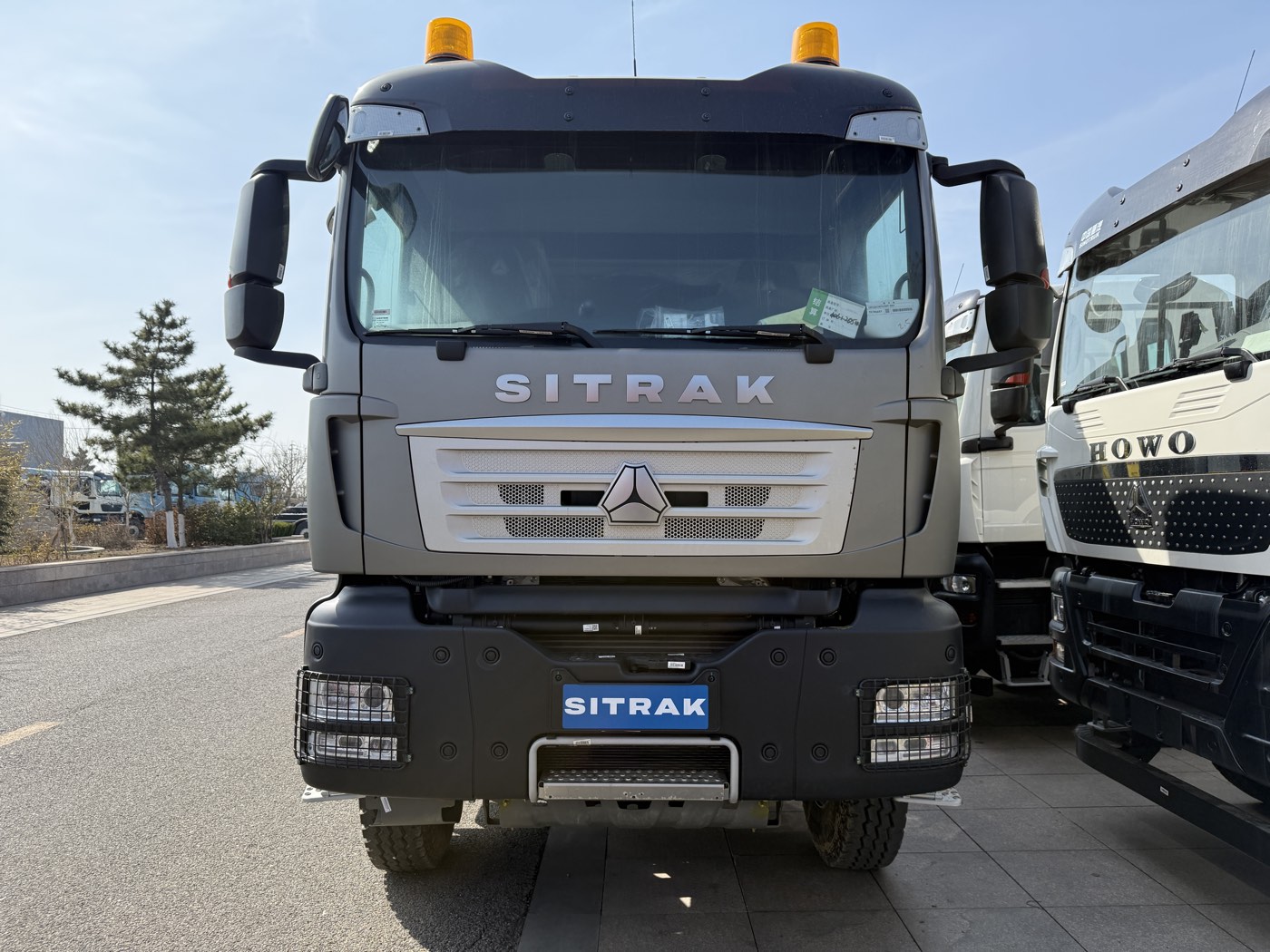 SITRAK 8×4 Dump Truck Promo